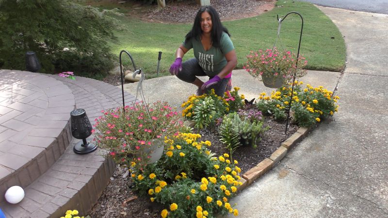 Suzanne Gardening