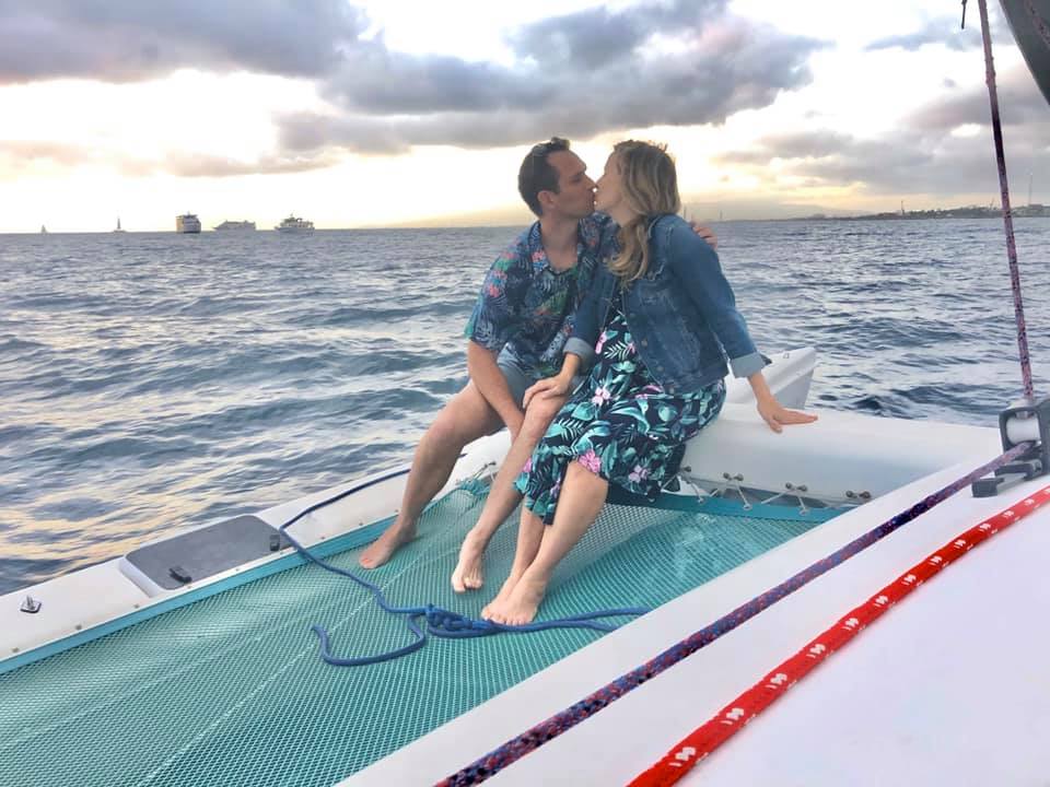 Sailing & a Waikiki Sunset = Perfect Kissing Moment!