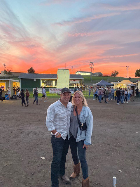 Outdoor Concerts Are a Perfect Date Night!